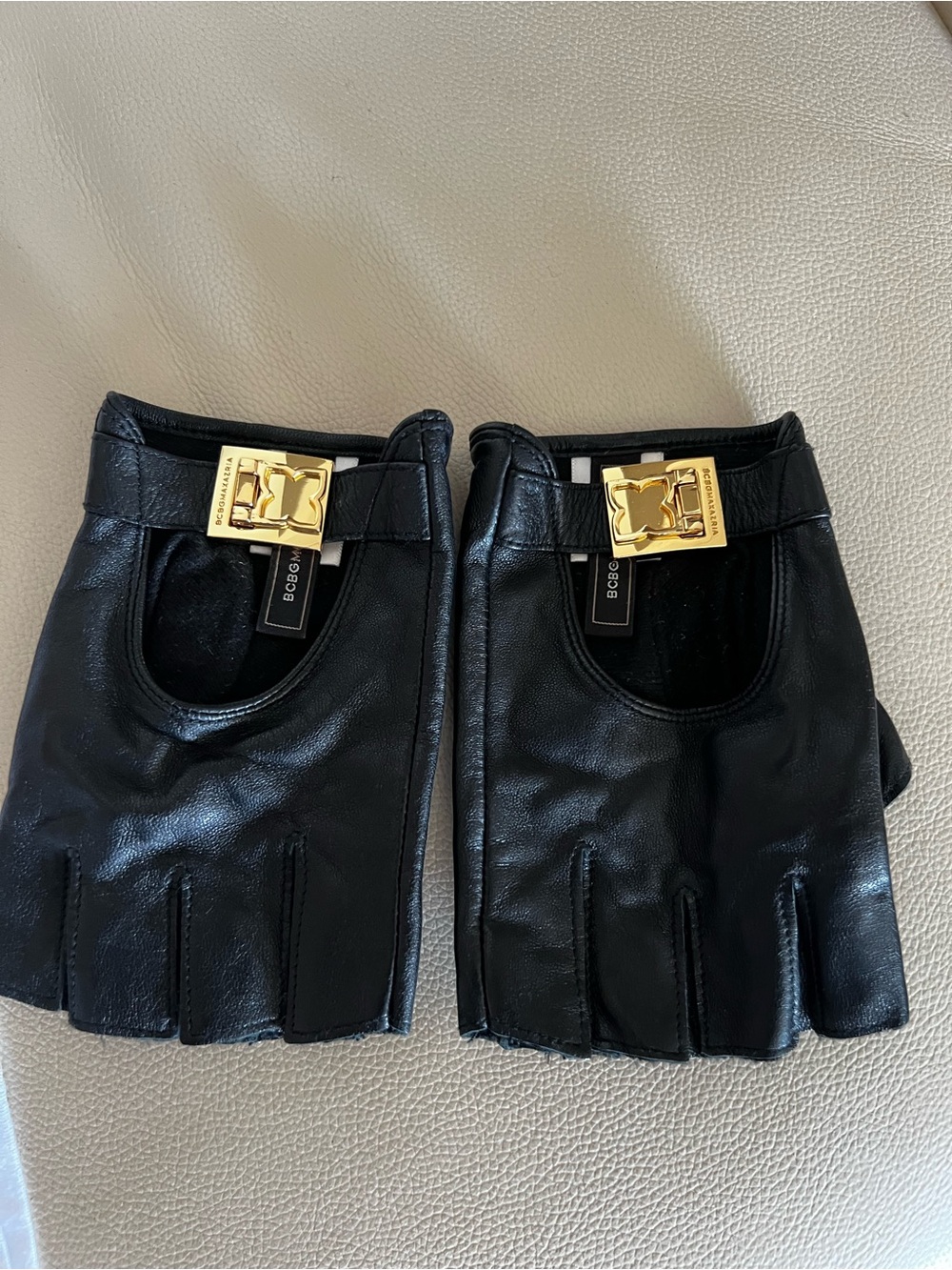 BCBGMaxAzria Black Leather Fingerless Driving Gloves